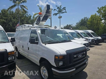 2013 Ford Super Duty E-350 Commercial Cargo Van 138.0" WB - miniatura 4