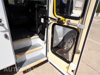 2013 Ford Super Duty E-350 Commercial Cargo Van 138.0" WB - miniatura 13