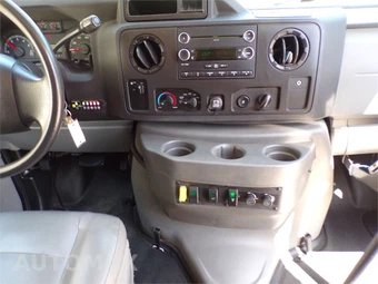 2013 Ford Super Duty E-350 Commercial Cargo Van 138.0" WB - miniatura 14
