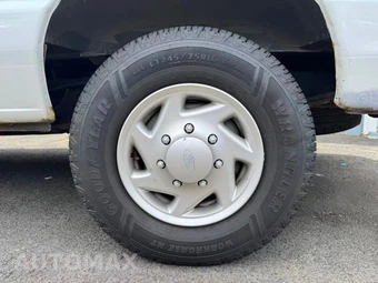 2013 Ford Super Duty E-350 Commercial Cargo Van 138.0" WB - miniatura 25