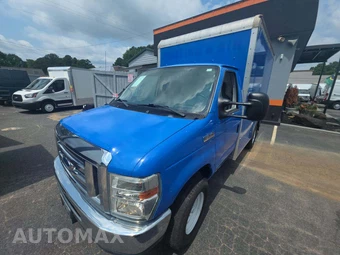 2013 Ford Super Duty E-350 Cutaway