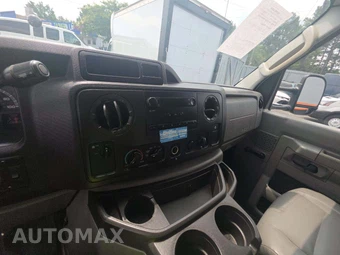 2013 Ford Super Duty E-350 Cutaway – miniatura 10