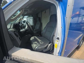 2013 Ford Super Duty E-350 Cutaway – miniatura 6