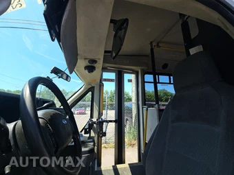 2013 Ford Super Duty E-350 Cutaway DRW - miniatura 18
