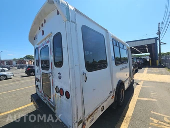 2013 Ford Super Duty E-350 Cutaway DRW - miniatura 4