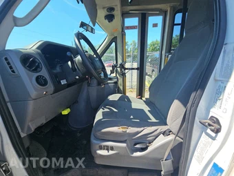 2013 Ford Super Duty E-350 Cutaway DRW - miniatura 7