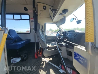 2013 Ford Super Duty E-350 Cutaway DRW - miniatura 8