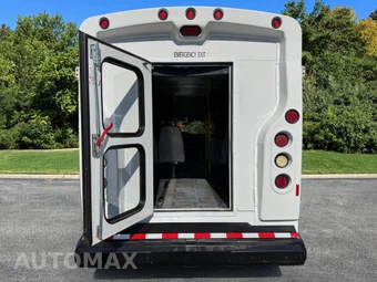 2013 Ford Super Duty E-350 Cutaway DRW - miniatura 10