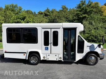 2013 Ford Super Duty E-350 Cutaway DRW - miniatura 2