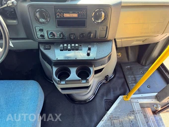 2013 Ford Super Duty E-350 Cutaway DRW - miniatura 24