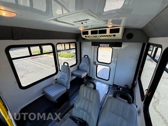 2013 Ford Super Duty E-350 Cutaway DRW - miniatura 29