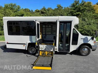 2013 Ford Super Duty E-350 Cutaway DRW - miniatura 5