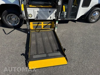 2013 Ford Super Duty E-350 Cutaway DRW - miniatura 6