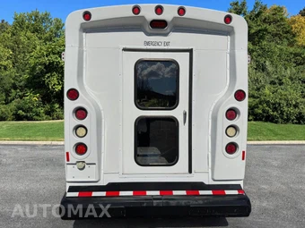 2013 Ford Super Duty E-350 Cutaway DRW - miniatura 9