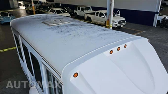 2013 Ford Super Duty E-350 Cutaway DRW - miniatura 17