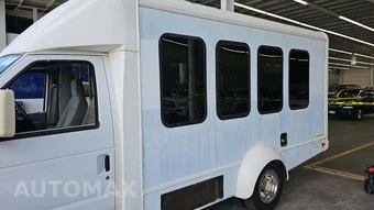 2013 Ford Super Duty E-350 Cutaway DRW - miniatura 46