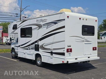 2013 Ford Super Duty E-350 Cutaway DRW - miniatura 2