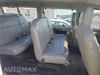 2013 Ford Super Duty E-350 Wagon XL 138.0" WB - miniatura 13