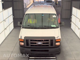 2013 Ford Super Duty E-350 Wagon XL 138.0" WB - miniatura 2