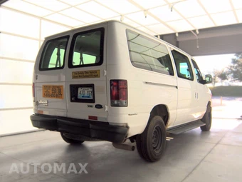 2013 Ford Super Duty E-350 Wagon XL 138.0" WB - miniatura 4