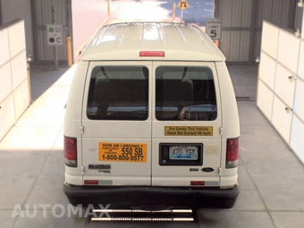 2013 Ford Super Duty E-350 Wagon XL 138.0" WB - miniatura 5