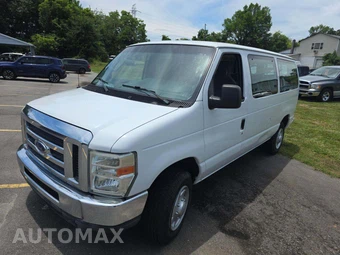 2013 Ford Super Duty E-350 Wagon XLT 138.0" WB