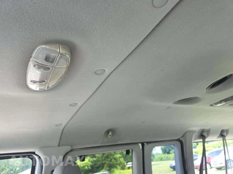 2013 Ford Super Duty E-350 Wagon XLT 138.0" WB - miniatura 10
