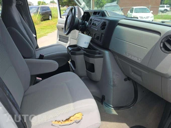 2013 Ford Super Duty E-350 Wagon XLT 138.0" WB - miniatura 15