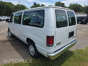 2013 Ford Super Duty E-350 Wagon XLT 138.0" WB - miniatura 2