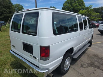 2013 Ford Super Duty E-350 Wagon XLT 138.0" WB - miniatura 3