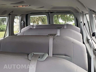 2013 Ford Super Duty E-350 Wagon XLT 138.0" WB - miniatura 11
