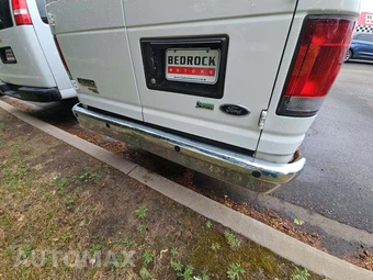2013 Ford Super Duty E-350 Wagon XLT 138.0" WB - miniatura 28