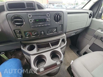 2013 Ford Super Duty E-350 Wagon XLT 138.0" WB - miniatura 7