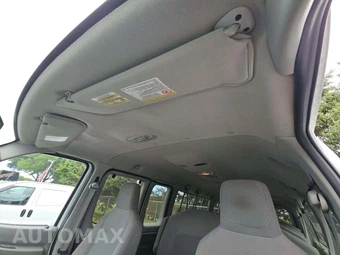 2013 Ford Super Duty E-350 Wagon XLT 138.0" WB - miniatura 8