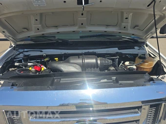 2013 Ford Super Duty E-450 Cutaway DRW 158.0" WB - miniatura 16