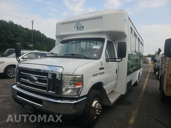 2013 Ford Super Duty E-450 Cutaway DRW