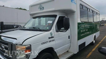 2013 Ford Super Duty E-450 Cutaway DRW - miniatura 34