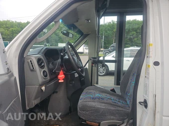 2013 Ford Super Duty E-450 Cutaway DRW - miniatura 7