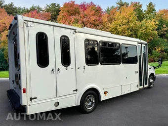 2013 Ford Super Duty E-450 Cutaway DRW - miniatura 10