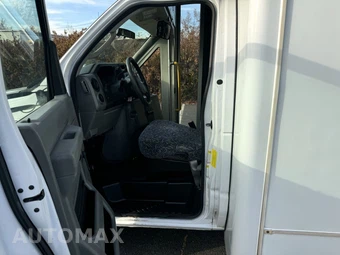 2013 Ford Super Duty E-450 Cutaway DRW - miniatura 19