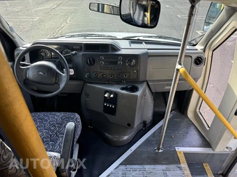 2013 Ford Super Duty E-450 Cutaway DRW - miniatura 21