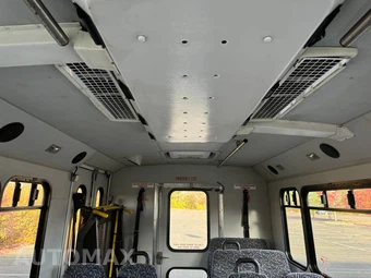 2013 Ford Super Duty E-450 Cutaway DRW - miniatura 39