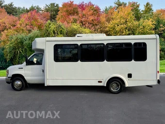 2013 Ford Super Duty E-450 Cutaway DRW - miniatura 4