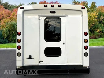 2013 Ford Super Duty E-450 Cutaway DRW - miniatura 7