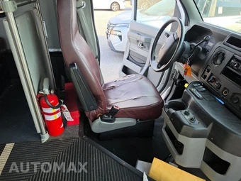 2013 Ford Super Duty E-450 Cutaway DRW - miniatura 8