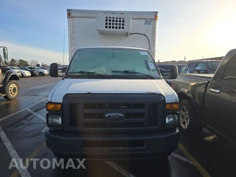 2013 Ford Super Duty E-450 Cutaway DRW - miniatura 2