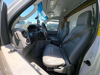 2013 Ford Super Duty E-450 Cutaway DRW - miniatura 6