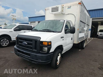 2013 Ford Super Duty E-450 Cutaway DRW