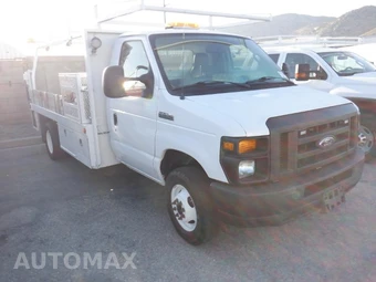 2013 Ford Super Duty E-450 Cutaway DRW - miniatura 2
