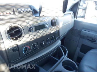 2013 Ford Super Duty E-450 Cutaway DRW - miniatura 6